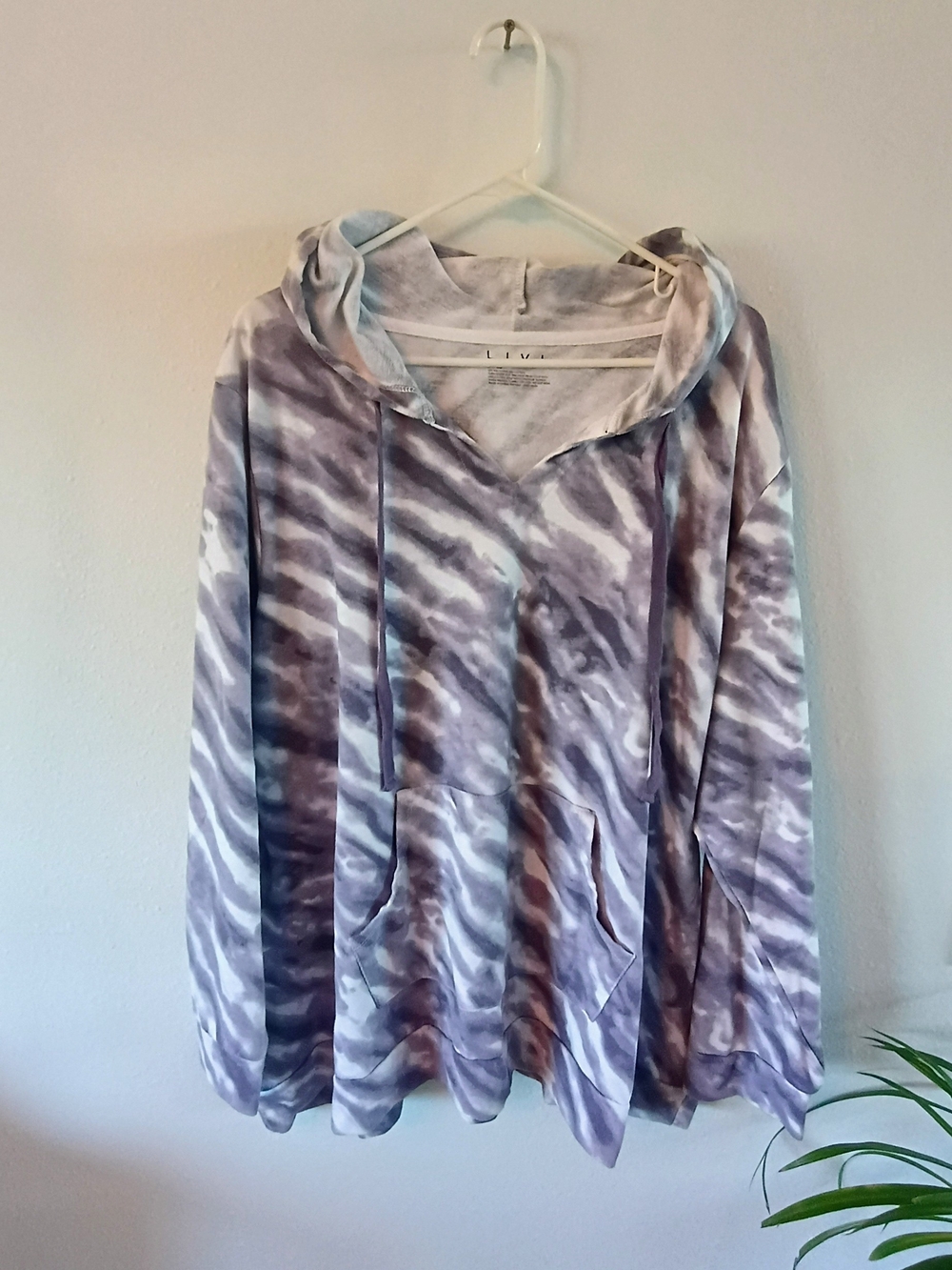 LIVI Lane Bryant Tie Dye Hoodie 26/28 Gray Purple Kangaroo Pocket Pullover Plus